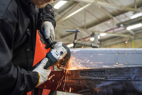 Metalynx 3D MAX ceramic resin fiber disc removing a large weld from steel