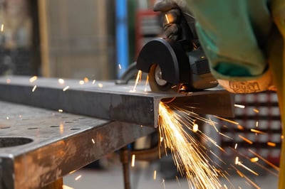 Ceramic cutting wheel making a plunge cut